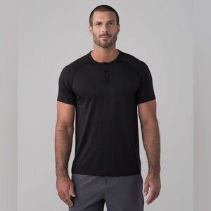 LULULEMON Men’s Henley -“ size large